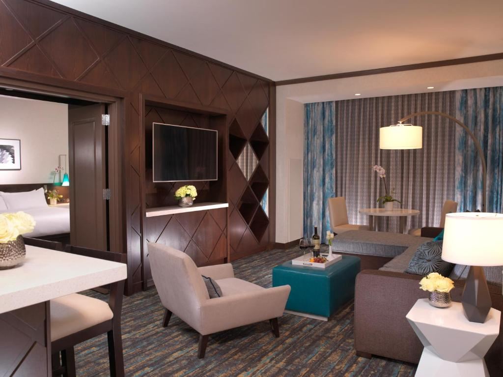 Hotel & Casino - Peppermill Resort Review